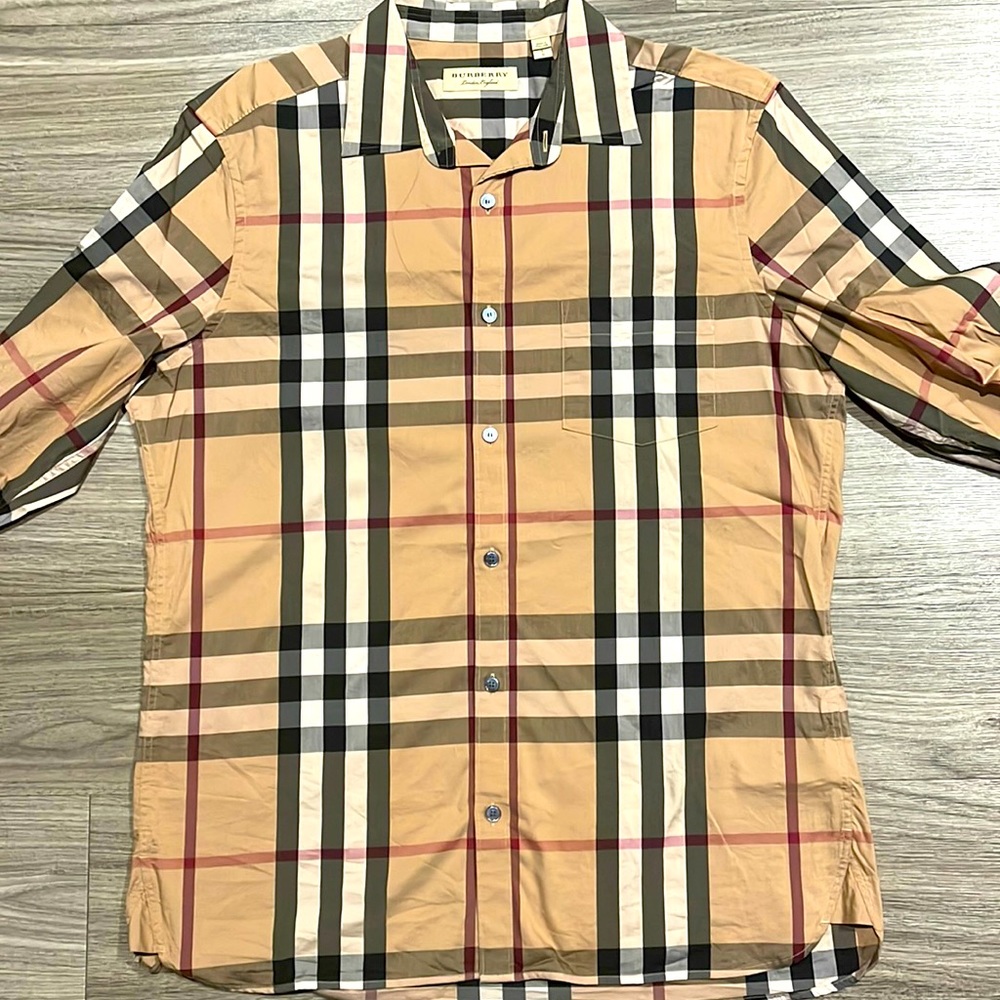 BURBERRY BUTTON DOWN PLAID PATTERN